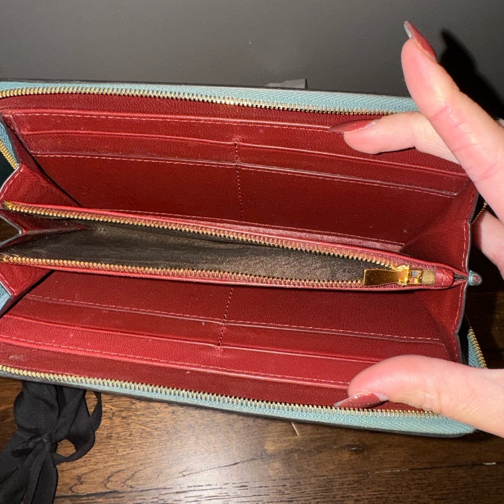 Authentic Mulberry 8 Card Zip Around Wallet (Gently Used) - Picture 6 of 9